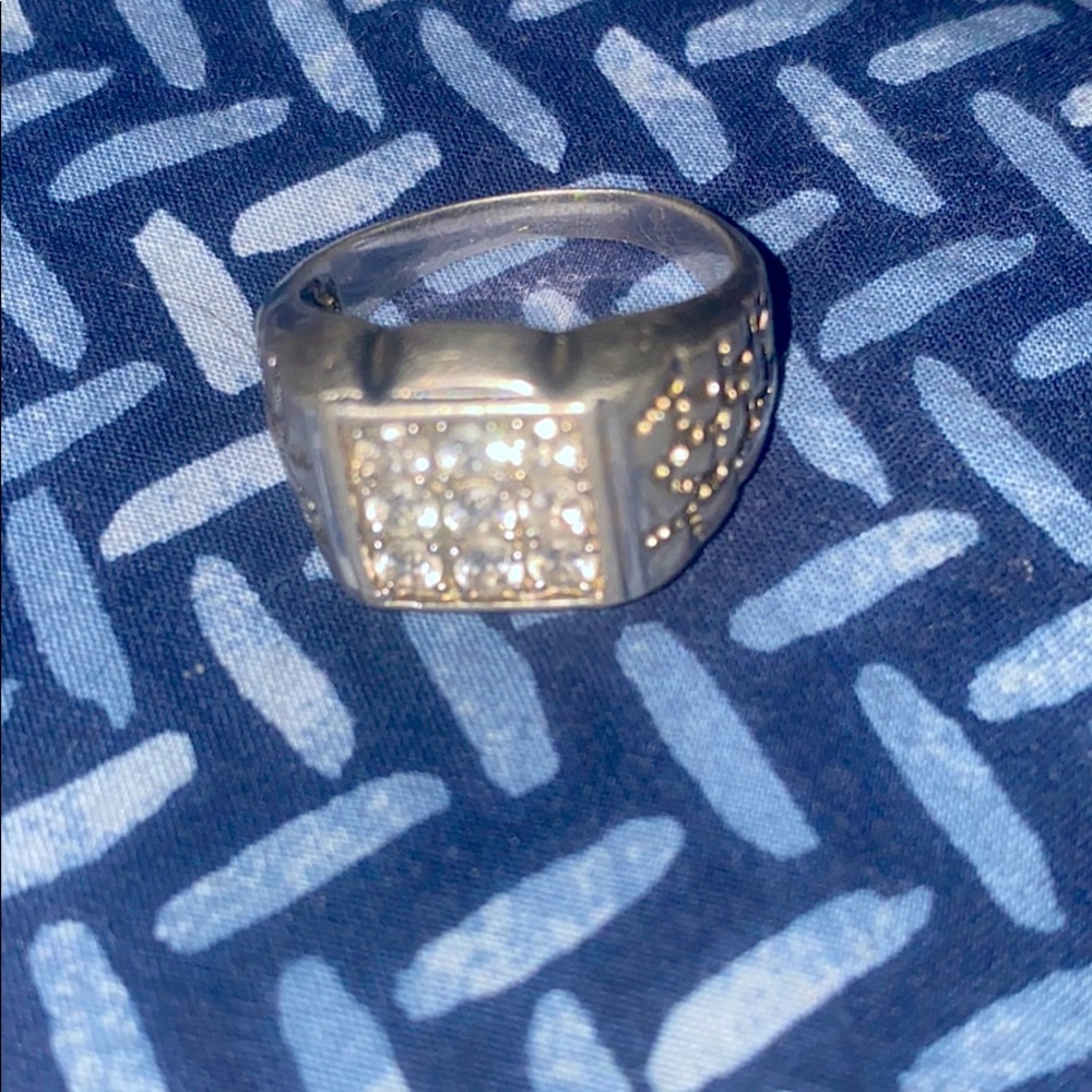Sliver diamond ring